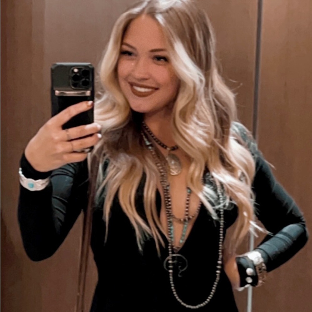 Meet your Posher, Elise